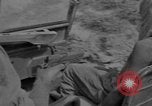 Image États-Unis 96e Division Yuza Okinawa îles Ryukyu, 1945, de la seconde 8 séquences d'archives historiques vidéo 65675052959
