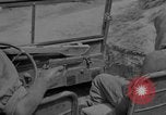 Image États-Unis 96e Division Yuza Okinawa îles Ryukyu, 1945, de la seconde 9 séquences d'archives historiques vidéo 65675052959