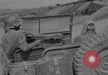 Image États-Unis 96e Division Yuza Okinawa îles Ryukyu, 1945, de la seconde 11 séquences d'archives historiques vidéo 65675052959