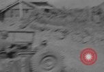 Image États-Unis 96e Division Yuza Okinawa îles Ryukyu, 1945, de la seconde 27 séquences d'archives historiques vidéo 65675052959