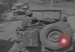Image États-Unis 96e Division Yuza Okinawa îles Ryukyu, 1945, de la seconde 34 séquences d'archives historiques vidéo 65675052959