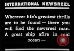 Standbild Frachtschiff auf Feuer im Ozean Atlantik, 1923, aus Sekunde 9 historischem Filmmaterial Videoclip 65675053003
