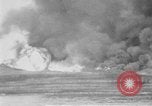 Standbild Frachtschiff auf Feuer im Ozean Atlantik, 1923, aus Sekunde 17 historischem Filmmaterial Videoclip 65675053003