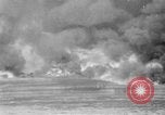 Standbild Frachtschiff auf Feuer im Ozean Atlantik, 1923, aus Sekunde 18 historischem Filmmaterial Videoclip 65675053003