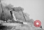Standbild Frachtschiff auf Feuer im Ozean Atlantik, 1923, aus Sekunde 29 historischem Filmmaterial Videoclip 65675053003