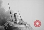 Standbild Frachtschiff auf Feuer im Ozean Atlantik, 1923, aus Sekunde 34 historischem Filmmaterial Videoclip 65675053003