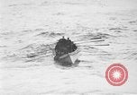 Standbild Frachtschiff auf Feuer im Ozean Atlantik, 1923, aus Sekunde 43 historischem Filmmaterial Videoclip 65675053003