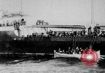 Standbild Frachtschiff auf Feuer im Ozean Atlantik, 1923, aus Sekunde 45 historischem Filmmaterial Videoclip 65675053003