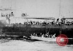 Standbild Frachtschiff auf Feuer im Ozean Atlantik, 1923, aus Sekunde 47 historischem Filmmaterial Videoclip 65675053003