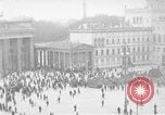 Immagine di La Porta di Brandeburgo Berlino Germania, 1923, secondo 14 filmato di repertorio 65675053004