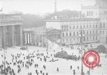 Immagine di La Porta di Brandeburgo Berlino Germania, 1923, secondo 22 filmato di repertorio 65675053004