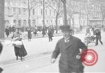 Immagine di La Porta di Brandeburgo Berlino Germania, 1923, secondo 24 filmato di repertorio 65675053004