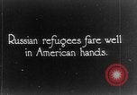 Image réfugiés russes posent pour appareil photo Vladivostok Russie, 1918, de la seconde 1 séquences d'archives historiques vidéo 65675053021