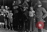 Image réfugiés russes posent pour appareil photo Vladivostok Russie, 1918, de la seconde 22 séquences d'archives historiques vidéo 65675053021