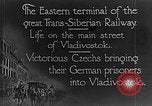 Standbild ostterminal der Transsibirischen Eisenbahn Wladiwostok Russland, 1918, aus Sekunde 8 historischem Filmmaterial Videoclip 65675053028