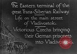 Standbild ostterminal der Transsibirischen Eisenbahn Wladiwostok Russland, 1918, aus Sekunde 13 historischem Filmmaterial Videoclip 65675053028