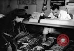 Image Des rations de viande Seconde Guerre Mondiale timbres dans United States USA, 1942, de la seconde 39 séquences d'archives historiques vidéo 65675053060