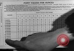 Image Des rations de viande Seconde Guerre Mondiale timbres dans United States USA, 1942, de la seconde 52 séquences d'archives historiques vidéo 65675053060