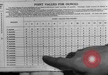 Image Des rations de viande Seconde Guerre Mondiale timbres dans United States USA, 1942, de la seconde 57 séquences d'archives historiques vidéo 65675053060