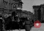 Image Red troupes russes la Russie, 1917, de la seconde 17 séquences d'archives historiques vidéo 65675053071