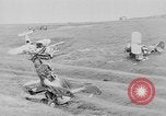 Immagine di Campo aereo sovietico danneggiato La Russia, 1941, secondo 27 filmato di repertorio 65675053090
