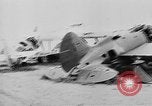 Immagine di Campo aereo sovietico danneggiato La Russia, 1941, secondo 46 filmato di repertorio 65675053090