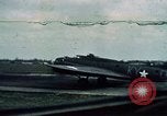 Image B-17 Royaume-Uni, 1942, de la seconde 1 séquences d'archives historiques vidéo 65675053106