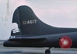 Standbild Shot bis B-17 Flugzeuge Vereinigtes Königreich, 1942, aus Sekunde 5 historischem Filmmaterial Videoclip 65675053107