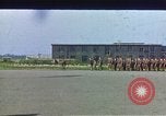 Standbild britischen und der United States Army Air Force Personal Vereinigtes Königreich, 1942, aus Sekunde 1 historischem Filmmaterial Videoclip 65675053115