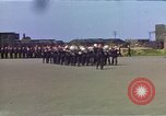 Standbild britischen und der United States Army Air Force Personal Vereinigtes Königreich, 1942, aus Sekunde 6 historischem Filmmaterial Videoclip 65675053115