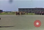 Standbild britischen und der United States Army Air Force Personal Vereinigtes Königreich, 1942, aus Sekunde 9 historischem Filmmaterial Videoclip 65675053115