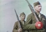 Standbild britischen und der United States Army Air Force Personal Vereinigtes Königreich, 1942, aus Sekunde 19 historischem Filmmaterial Videoclip 65675053115
