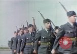 Standbild britischen und der United States Army Air Force Personal Vereinigtes Königreich, 1942, aus Sekunde 24 historischem Filmmaterial Videoclip 65675053115