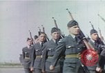 Standbild britischen und der United States Army Air Force Personal Vereinigtes Königreich, 1942, aus Sekunde 25 historischem Filmmaterial Videoclip 65675053115