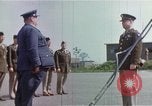 Standbild britischen und der United States Army Air Force Personal Vereinigtes Königreich, 1942, aus Sekunde 39 historischem Filmmaterial Videoclip 65675053115