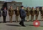 Standbild britischen und der United States Army Air Force Personal Vereinigtes Königreich, 1942, aus Sekunde 50 historischem Filmmaterial Videoclip 65675053115