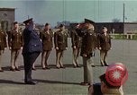 Standbild britischen und der United States Army Air Force Personal Vereinigtes Königreich, 1942, aus Sekunde 52 historischem Filmmaterial Videoclip 65675053115