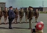 Standbild britischen und der United States Army Air Force Personal Vereinigtes Königreich, 1942, aus Sekunde 53 historischem Filmmaterial Videoclip 65675053115