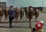 Standbild britischen und der United States Army Air Force Personal Vereinigtes Königreich, 1942, aus Sekunde 54 historischem Filmmaterial Videoclip 65675053115
