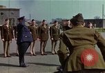 Standbild britischen und der United States Army Air Force Personal Vereinigtes Königreich, 1942, aus Sekunde 58 historischem Filmmaterial Videoclip 65675053115