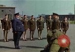 Standbild britischen und der United States Army Air Force Personal Vereinigtes Königreich, 1942, aus Sekunde 59 historischem Filmmaterial Videoclip 65675053115