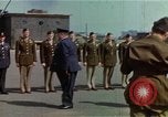 Standbild britischen und der United States Army Air Force Personal Vereinigtes Königreich, 1942, aus Sekunde 60 historischem Filmmaterial Videoclip 65675053115