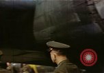 Immagine di Memphis Belle ispezione Regno Unito, 1942, secondo 18 filmato di repertorio 65675053119