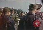 Immagine di Memphis Belle ispezione Regno Unito, 1942, secondo 25 filmato di repertorio 65675053119