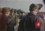 Immagine di Memphis Belle ispezione Regno Unito, 1942, secondo 26 filmato di repertorio 65675053119