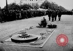 Immagine di Truppe tedesche decorate Parigi Francia, 1940, secondo 11 filmato di repertorio 65675053121