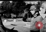 Immagine di Truppe tedesche decorate Parigi Francia, 1940, secondo 27 filmato di repertorio 65675053121
