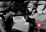 Immagine di Truppe tedesche decorate Parigi Francia, 1940, secondo 33 filmato di repertorio 65675053121
