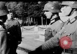 Immagine di Truppe tedesche decorate Parigi Francia, 1940, secondo 36 filmato di repertorio 65675053121