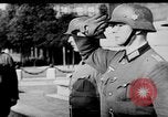 Immagine di Truppe tedesche decorate Parigi Francia, 1940, secondo 37 filmato di repertorio 65675053121